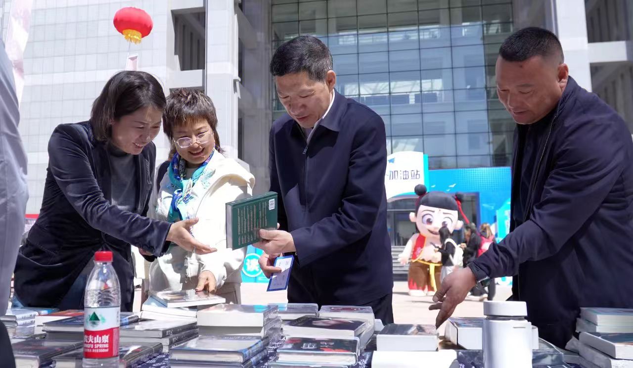 学堂启动2025年“想书月”系列活动