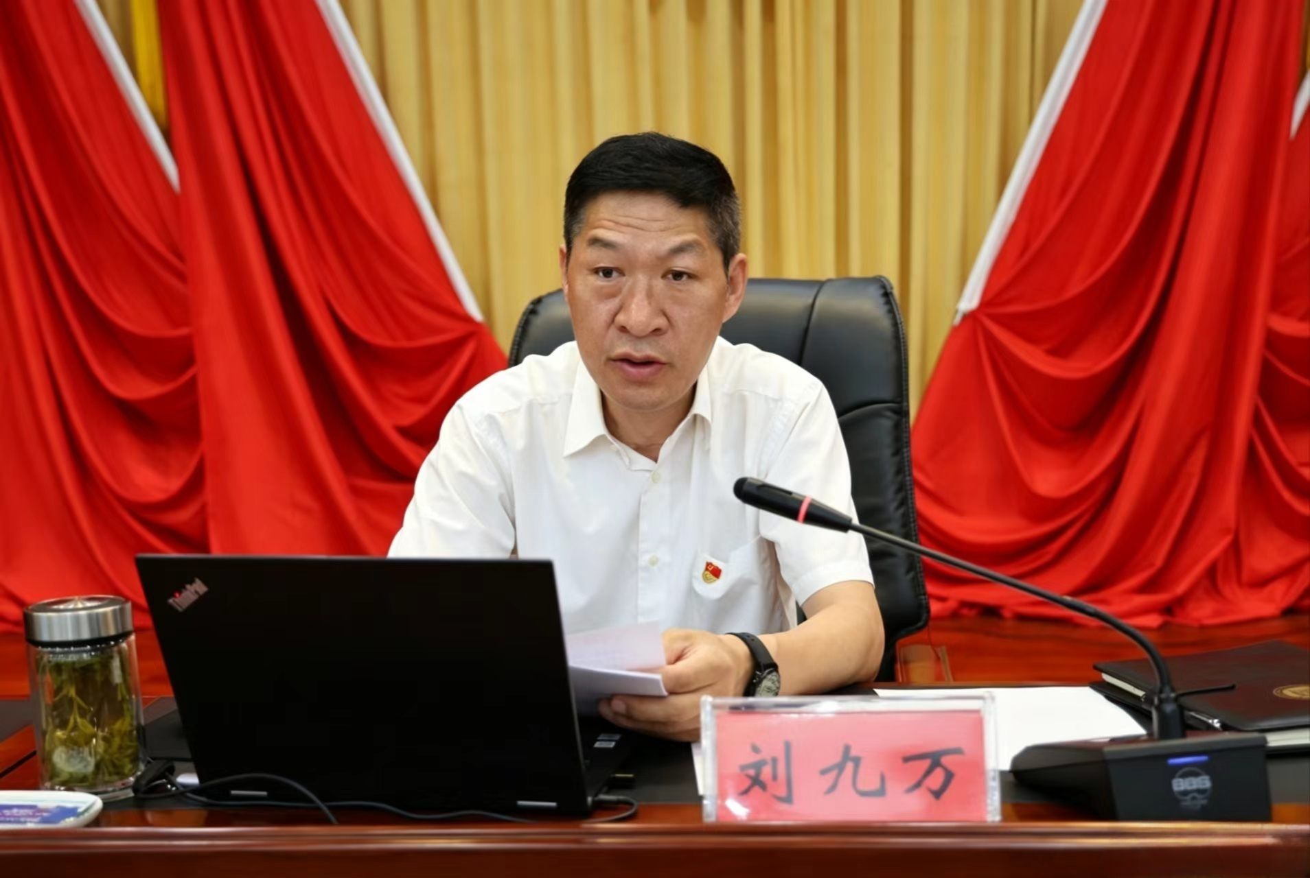 校党委书记刘九万讲授设置和践行正确政绩观进建教育专题党课